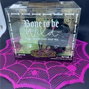 Bone to be Wild Skull Shaped Hand Soap Set